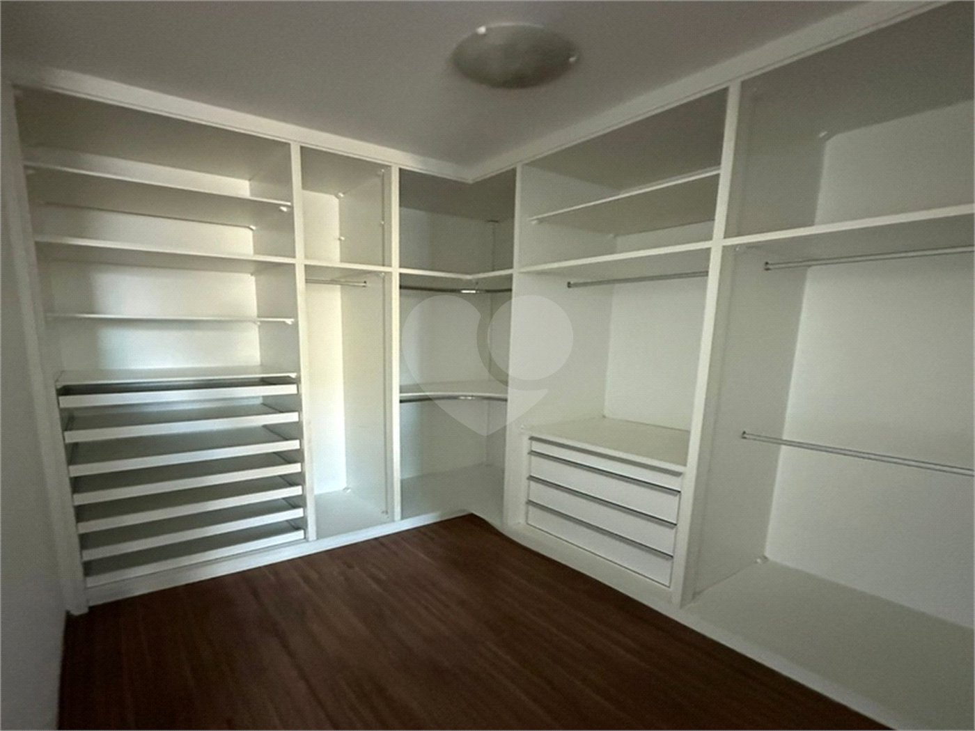 Casa à venda com 4 suítes no condomínio Golden Park Residence II, Sorocaba - SP