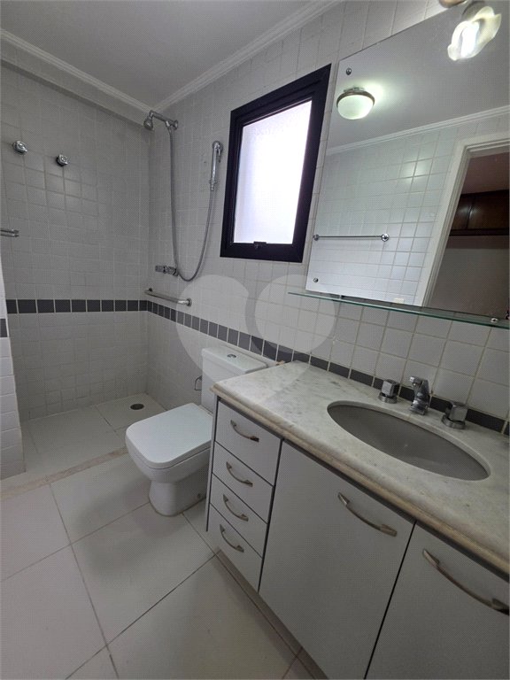 Apartamento à venda com 2 quartos, sendo 1 suíte, em Vila Olímpia, São Paulo, SP