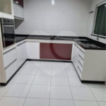 Casa à venda com 3 quartos, sendo 1 suíte, no condomínio Alvorada Parque Vitória, São Paulo - SP