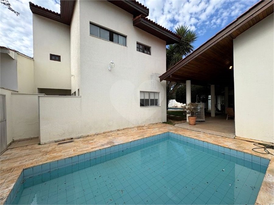 Casa à venda com 4 suítes no condomínio Granja Olga II, Sorocaba - SP