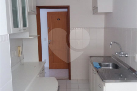 Indaiatuba - Venda - Apartamento no Condomínio Portal das Flores com 64 m², 3 dorms, sendo 2 com armários planejados, , WC social, cozinha planejada e totalmente integrada com a lavanderia, varanda, , 02 vagas de garagem. Excelente localização, a poucos metros do Shopping Polo, mercados, padaria,
