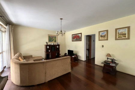 Casa à venda com 4 quartos, sendo 1 suíte, em Jardim das Vertentes, São Paulo, SP