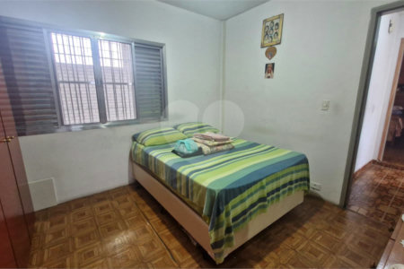 Sobrado à venda com 3 quartos, sendo 1 suíte, em Vila Santana, São Paulo, SP
