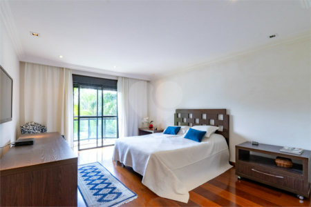 Apartamento à venda com 3 suítes em Vila Suzana, São Paulo, SP