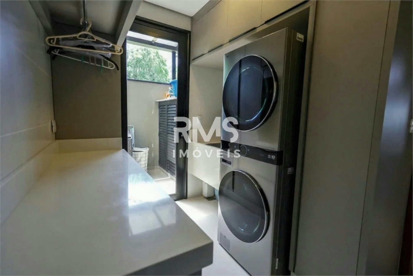 Casa à venda com 5 suítes no condomínio Plaza Athenee, Itu - SP