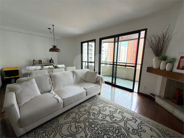 Apartamento à venda com 3 suítes em Moema, São Paulo, SP