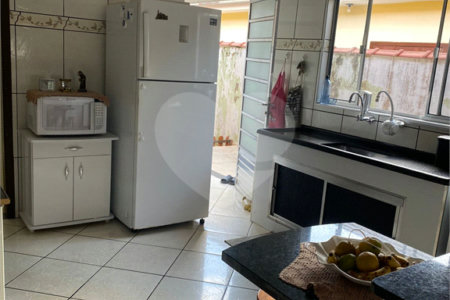 Casa à venda com 4 quartos, sendo 2 suítes,  em Vila Carolina, Itapetininga, SP