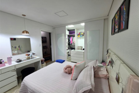 Sobrado à venda com 6 quartos, sendo 3 suítes, em Santa Teresinha, São Paulo, SP