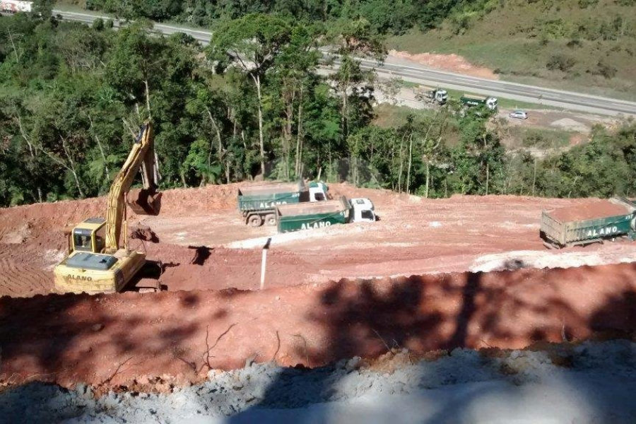 Terreno à venda em Jardim Glória, Miracatu, SP
