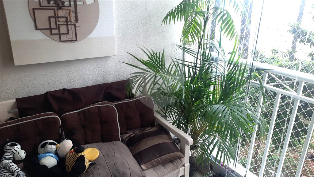 Apartamento à venda com 3 quartos, sendo 1 suíte,  em Vila Paulo Silas, São Paulo, SP