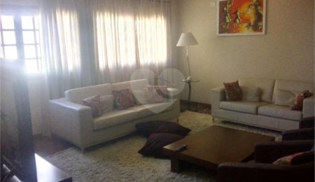 Casa Térrea à venda com 3 quartos, sendo 2 suítes,  em Vila Rosália, Guarulhos, SP