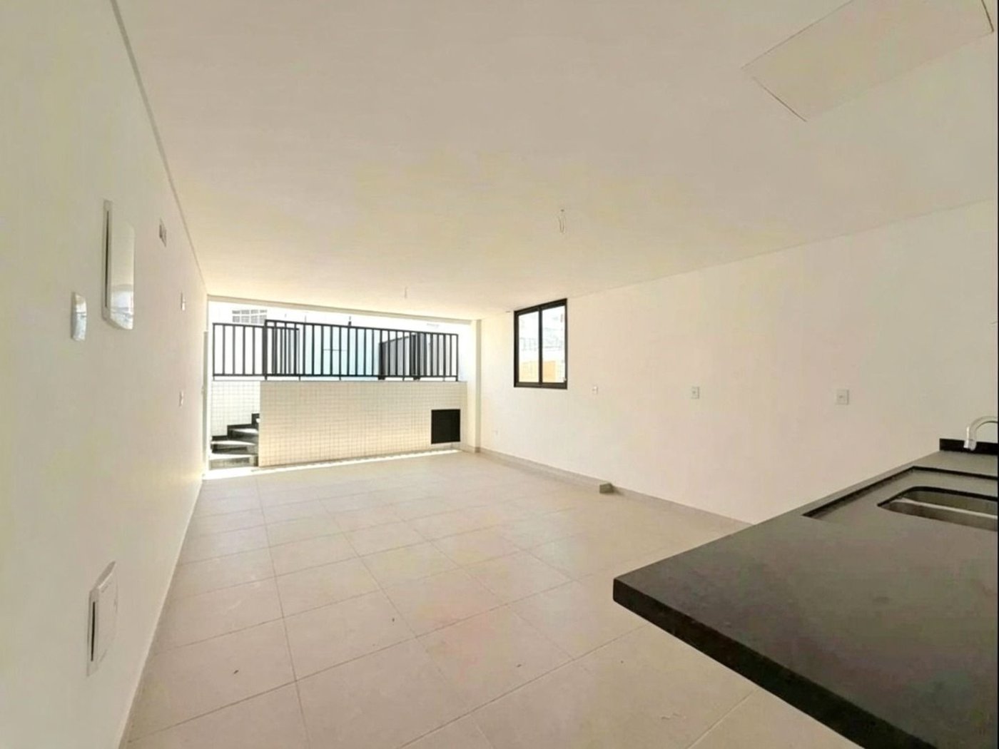 Sobreposta Alta à Venda na Aparecida em Santos | 3 Suítes | Piscina | Salão de Festas | 2 Vagas | 202 m²
