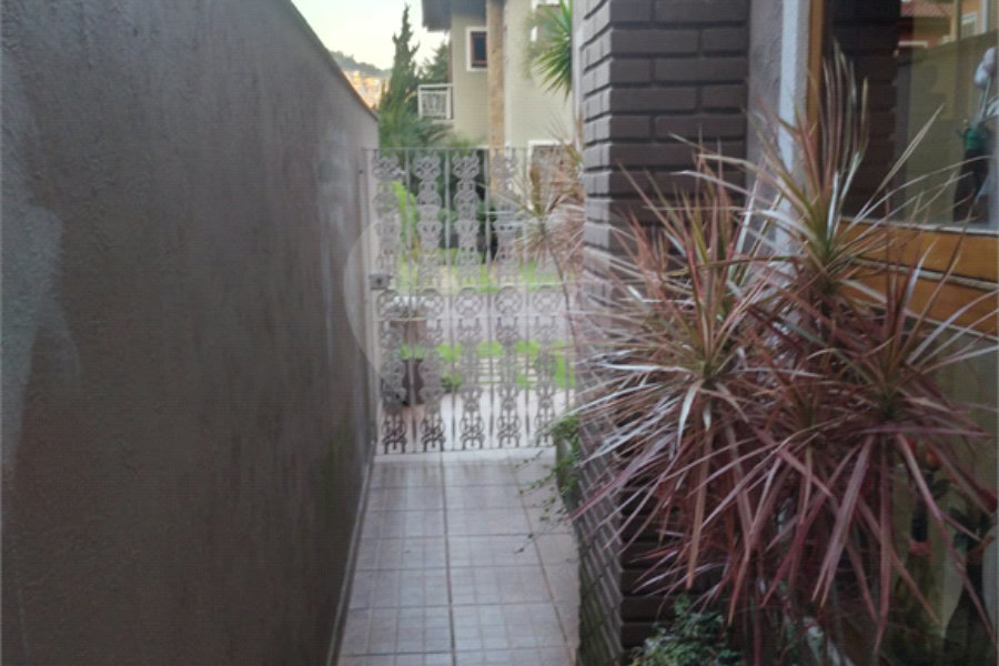 Casa à venda com 4 quartos, sendo 3 suítes, no condomínio Da Serra, São Paulo - SP