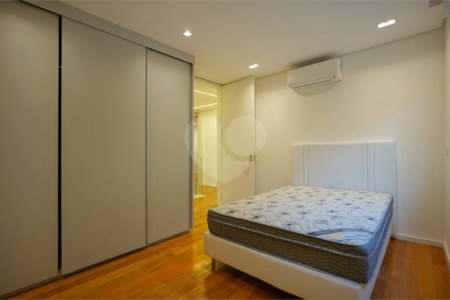 Casa para alugar com 4 suítes no condomínio Hípica Garden, São Paulo - SP