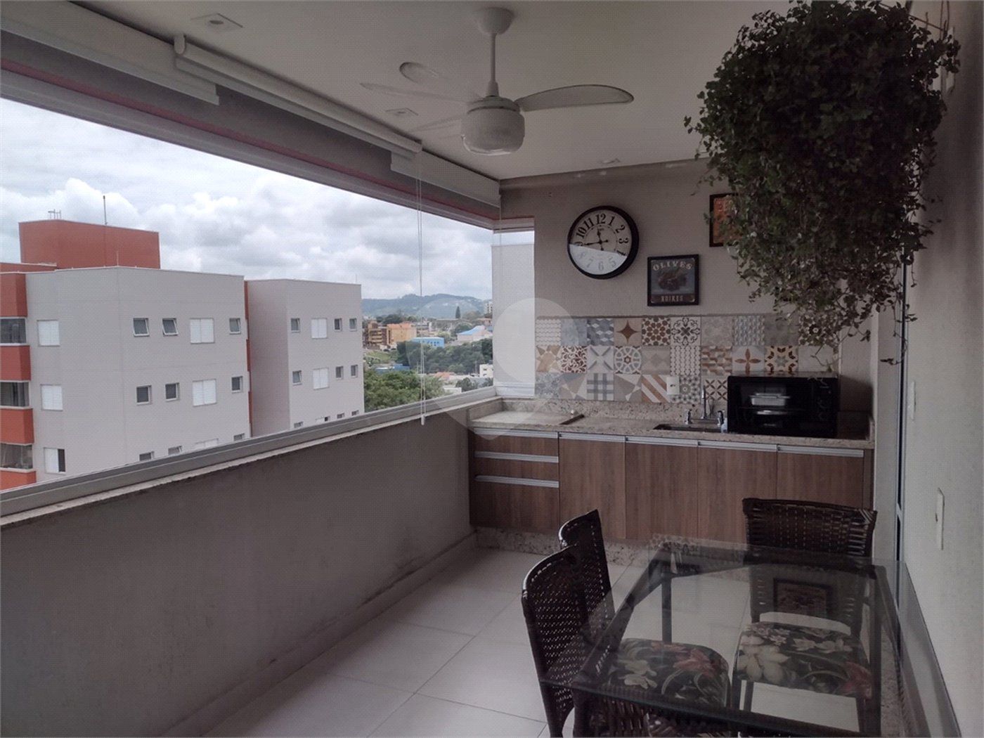 Apartamento à venda com 3 suítes em Pinheirinho, Vinhedo, SP