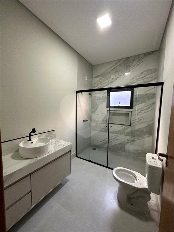 Casa à venda com 3 quartos, sendo 1 suíte, no condomínio Lagos D´icaraí, Salto - SP