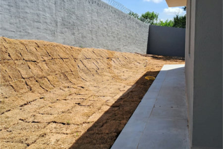 Casa Térrea à venda com 3 quartos, sendo 1 suíte, em Parque Rizzo, Cotia, SP