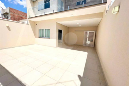 Sobrado à venda com 3 quartos, sendo 1 suíte,  em Residencial Jardim Nathália, Sorocaba, SP