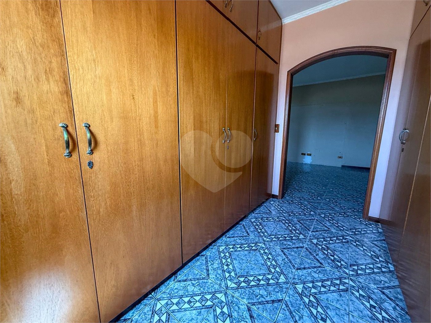 Sobrado à venda com 3 quartos, sendo 1 suíte, em Cidade Líder, São Paulo, SP