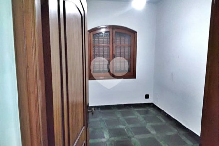 Sobrado à venda com 4 quartos, sendo 2 suítes, em Jardim São Bento, São Paulo, SP