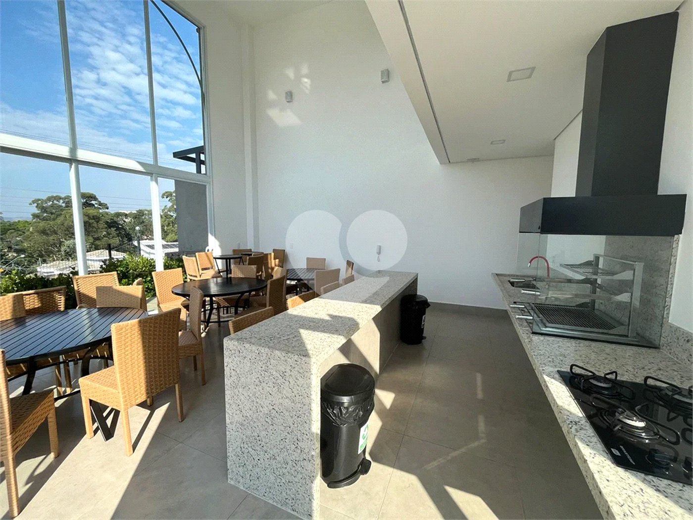 Casa à venda ou para alugar com 3 suítes no condomínio Quinta das Parreiras, Valinhos - SP
