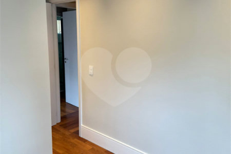 Apartamento à venda com 3 suítes em Vila Olímpia, São Paulo, SP