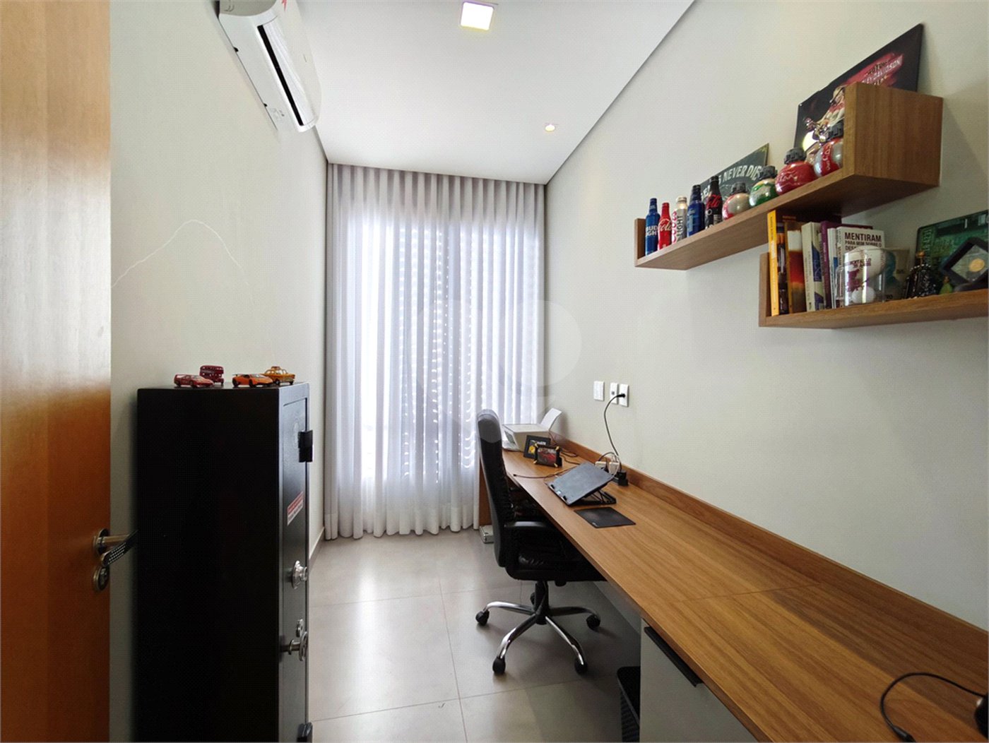 Casa à venda com 3 suítes no condomínio Villa D' Oro, Vinhedo - SP