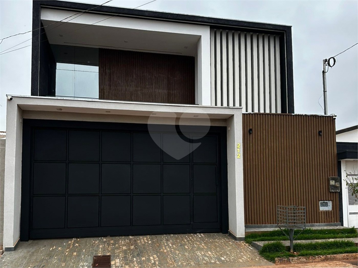 Sobrado à venda com 3 suítes em Residencial Ponta Porã I, Ponta Porã, MS