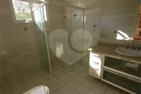 Casa à venda com 5 quartos, sendo 3 suítes, no condomínio Vinhas da Vista Alegre - Lado Sede, Vinhedo - SP