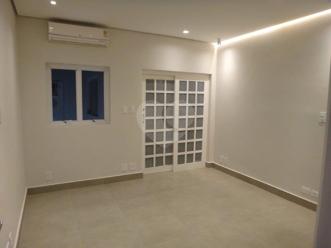 Casa à venda com 3 quartos, sendo 2 suítes,  em Mirandópolis, São Paulo, SP