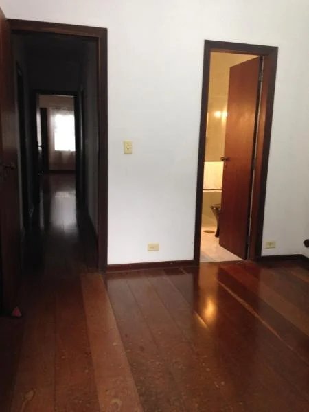Casa Térrea à venda com 3 quartos, sendo 1 suíte, em Vila Cordeiro, São Paulo, SP