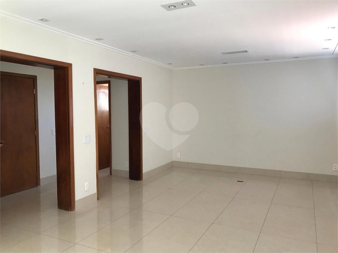 Apartamento à venda com 3 quartos, sendo 1 suíte, em Vila Andrade, São Paulo, SP