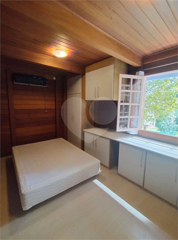 Casa à venda com 3 quartos, sendo 1 suíte, no condomínio Bosque de Greviléa, Vinhedo - SP