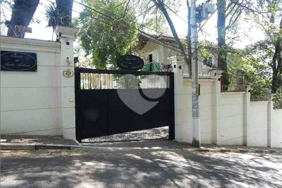 Casa à venda com 3 suítes no condomínio Quinta de Santo Antônio, São Paulo - SP