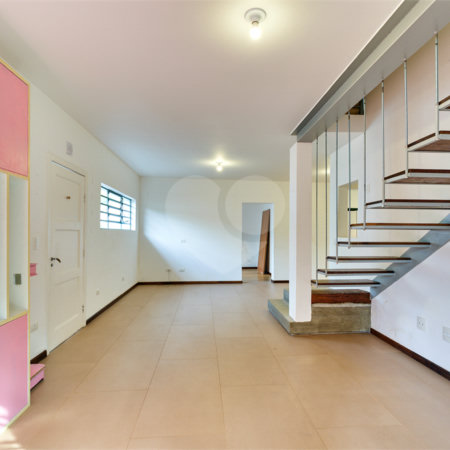 Casa para alugar com 5 quartos, sendo 3 suítes,  em Chácara Monte Alegre, São Paulo, SP