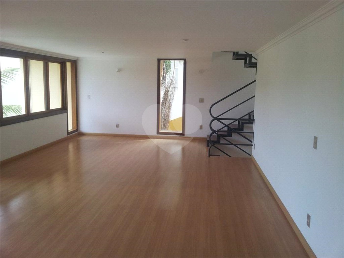 Casa à venda com 3 quartos, sendo 1 suíte, no condomínio Vinhas da Vista Alegre - Lado Café, Vinhedo - SP