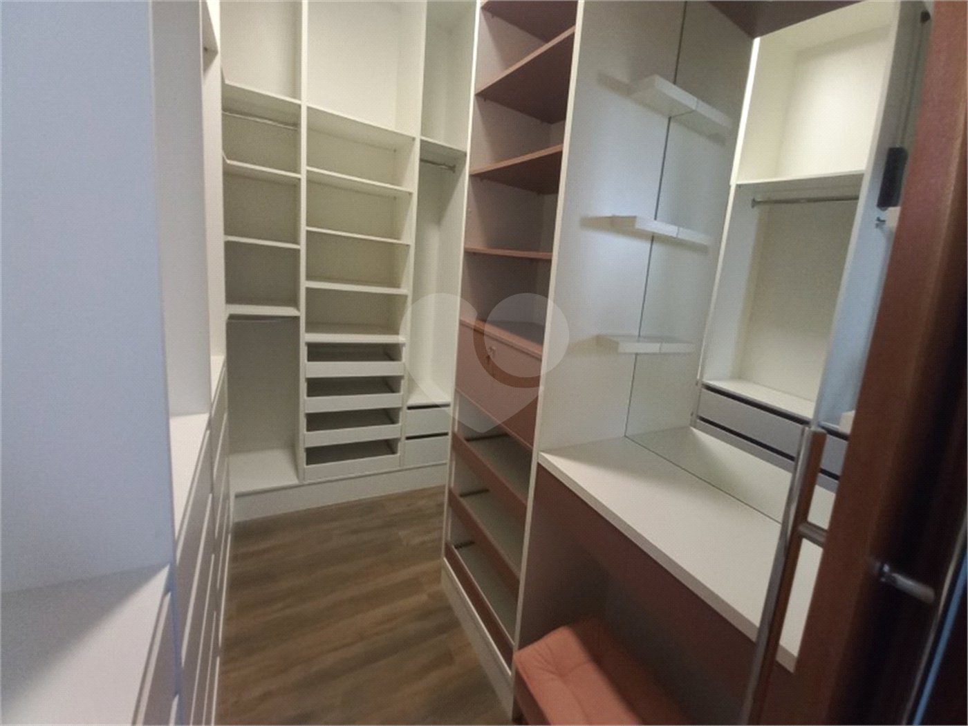 Casa à venda com 3 suítes no condomínio Piemonte, Indaiatuba - SP