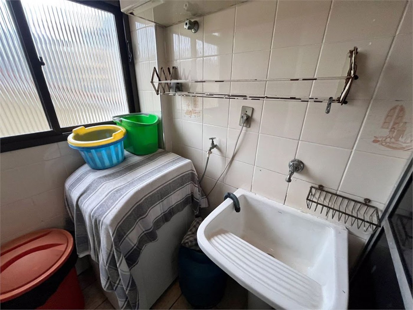 Apartamento Residencial à venda, Jardim Las Palmas, Guarujá - AP0190.