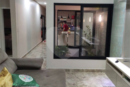 Casa à venda com 3 quartos, sendo 1 suíte, em Residencial Vila dos Eucaliptos, Salto, SP