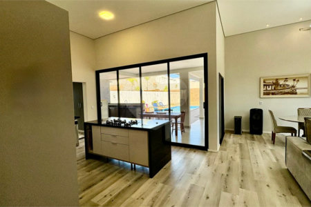 Casa à venda com 3 suítes no condomínio Village Ipanema 2, Araçoiaba da Serra - SP