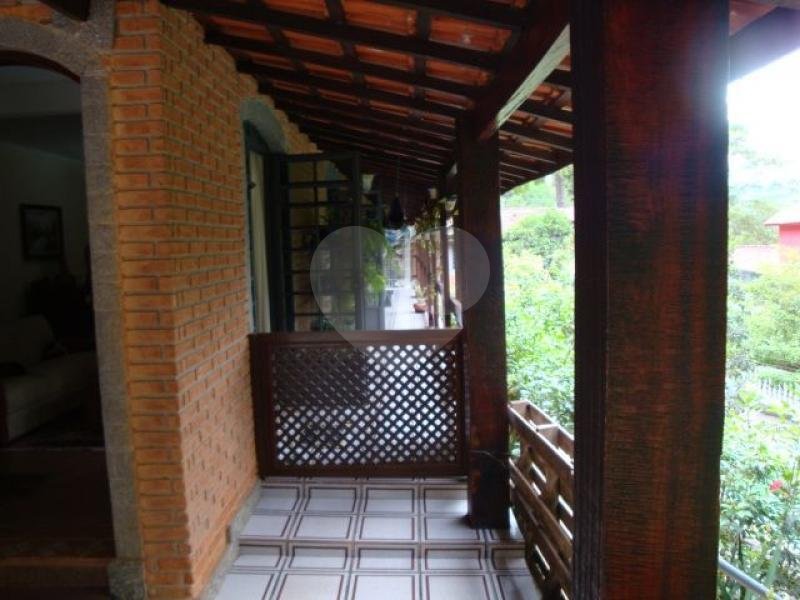 Casa Térrea à venda com 3 quartos, sendo 1 suíte, em Parque Petrópolis, Mairiporã, SP