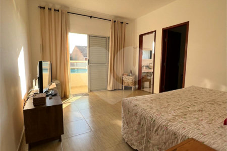 Sobrado à venda com 4 quartos, sendo 2 suítes,  em Nova Cerejeira, Atibaia, SP