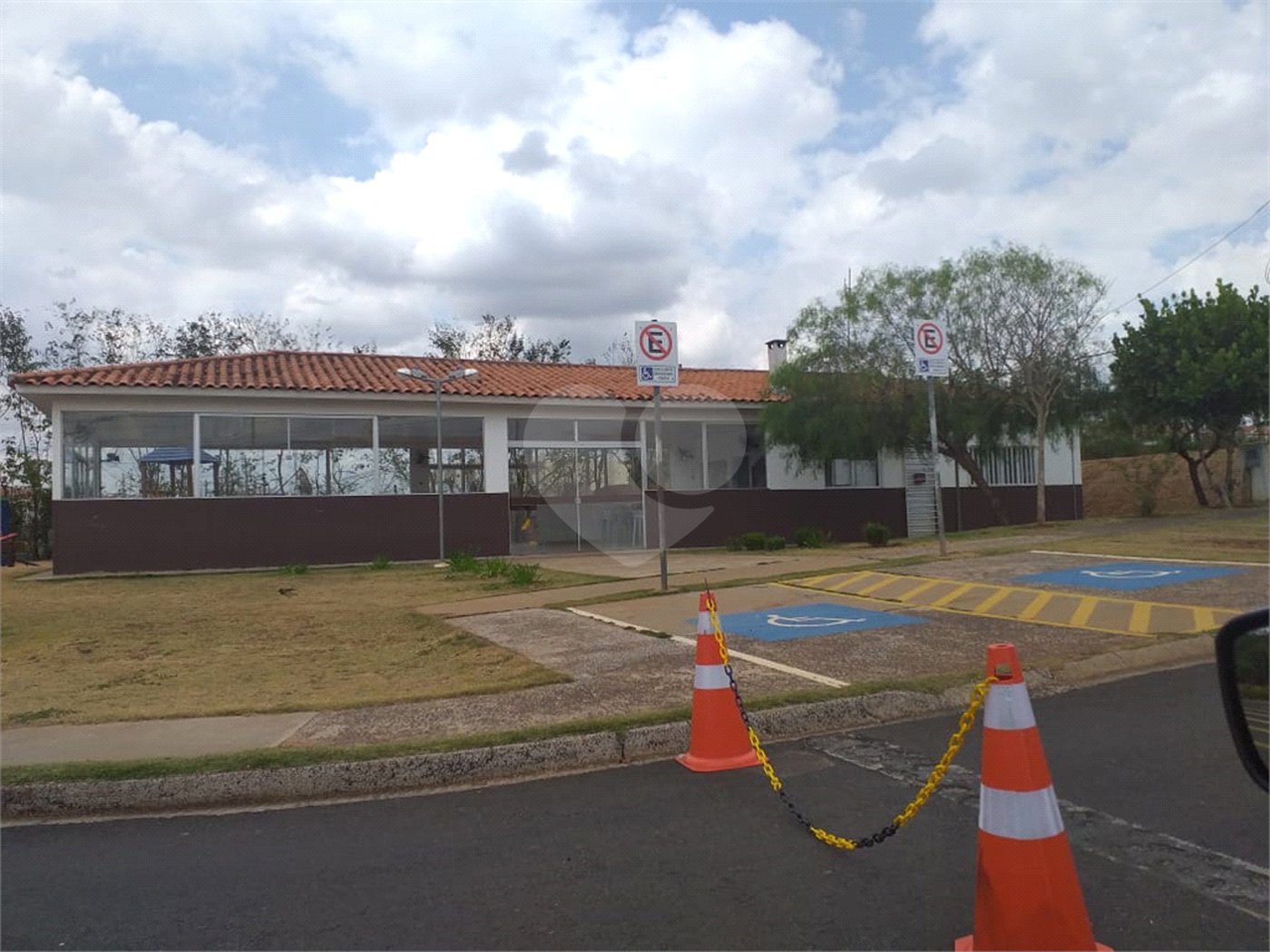 Linda casa no Condomínio Moradas 3