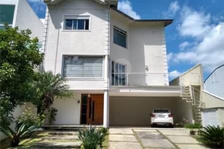 Casa no condomínio Mosaico da Serra 330m² 3 Suites