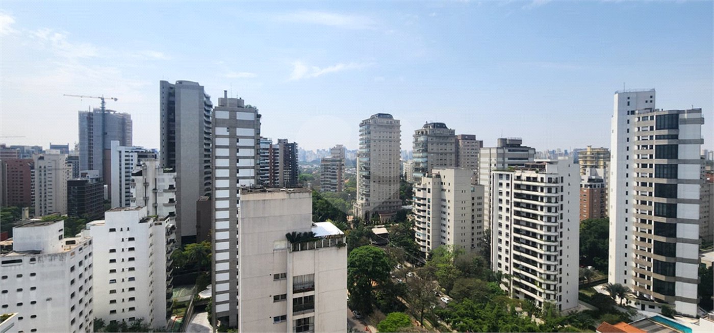 Apartamento à venda ou para alugar com 4 quartos, sendo 1 suíte, em Vila Nova Conceição, São Paulo, SP
