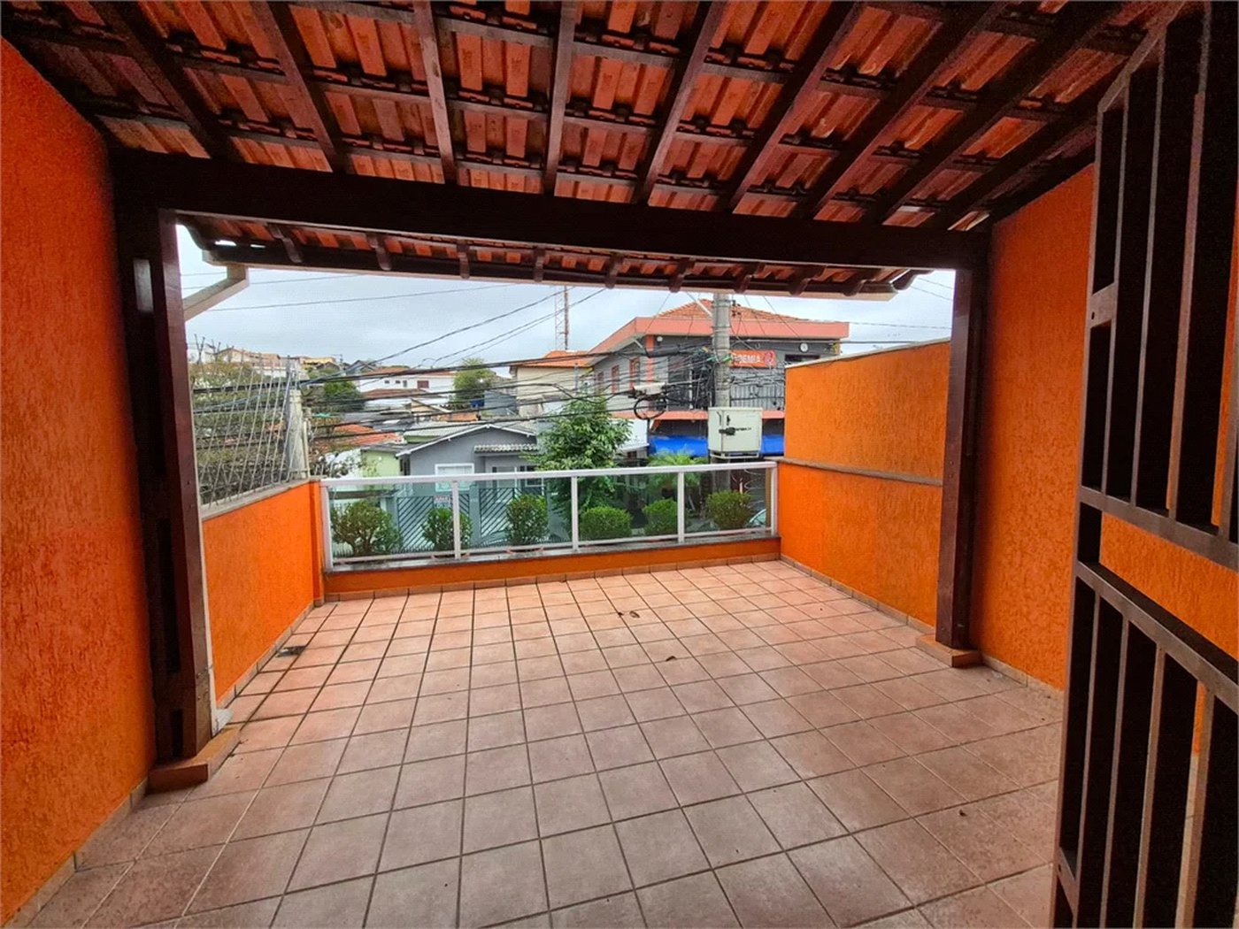 Sobrado à venda com 3 quartos, sendo 1 suíte, em Jardim Sarah, São Paulo, SP