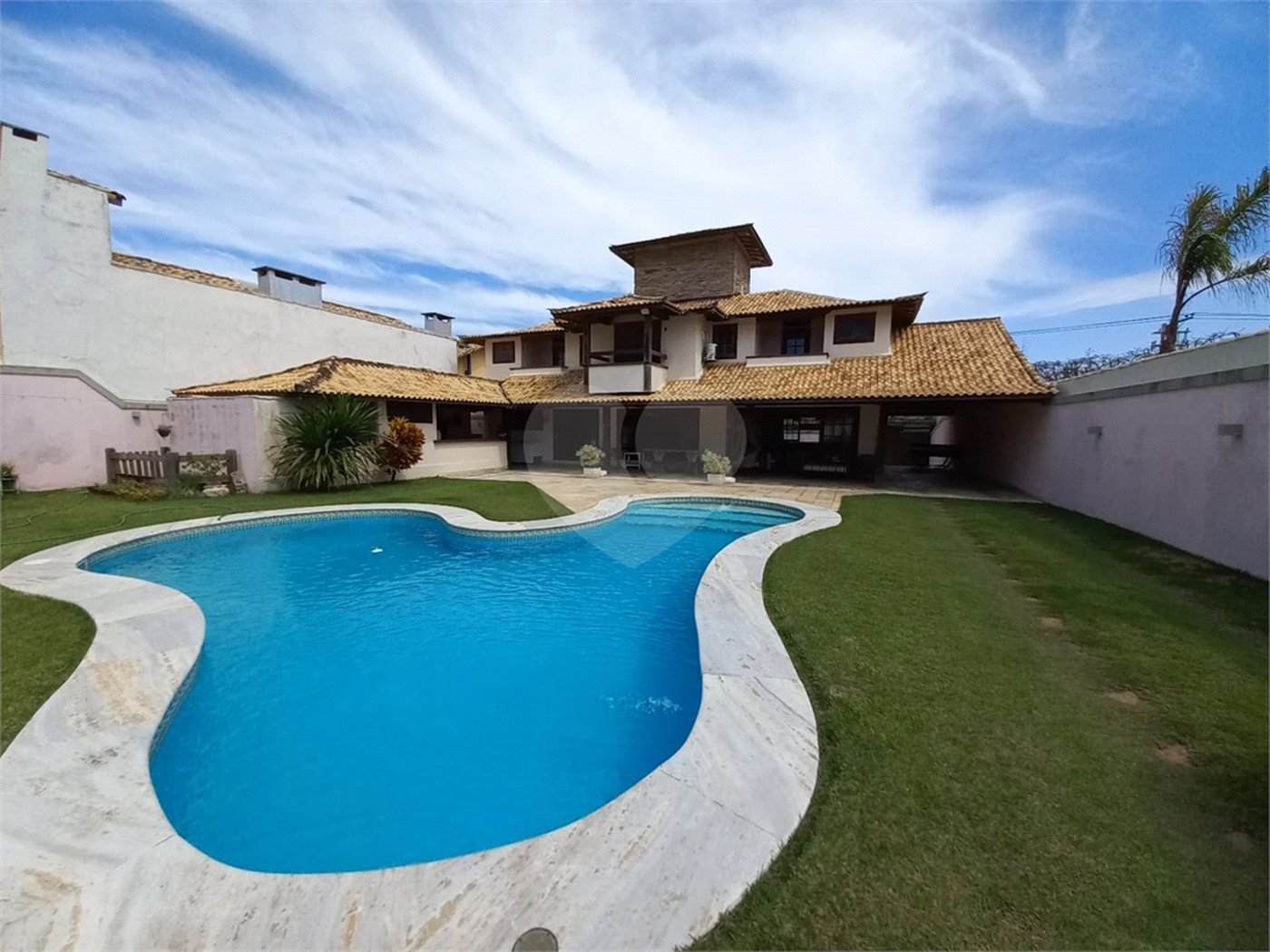Casa à venda com 4 quartos, sendo 3 suítes,  em Geribá, Armação dos Búzios, RJ