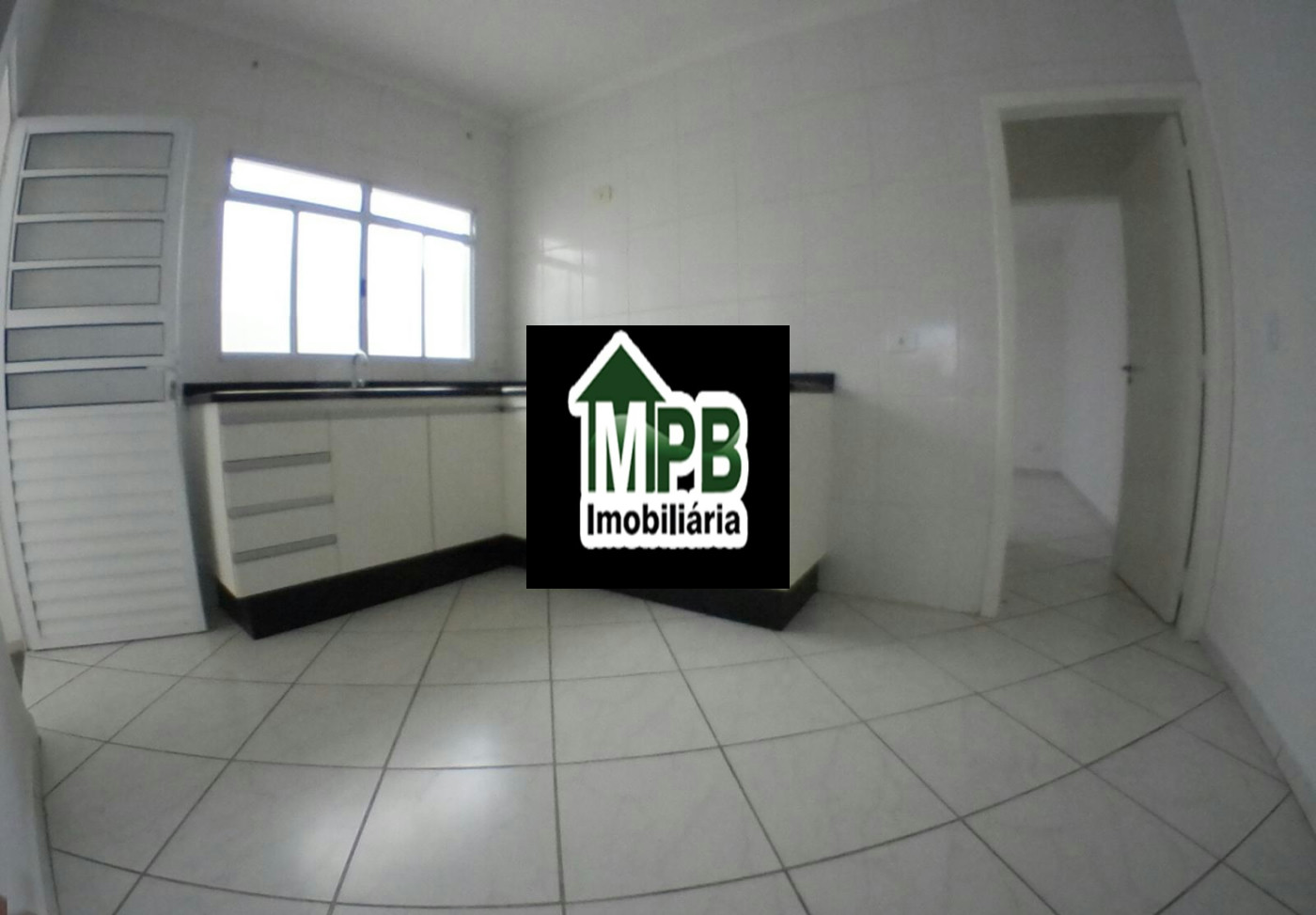 Casa à venda com 2 quartos, sendo 1 suíte, no condomínio Residencial Villaggio Victória, Sorocaba - SP