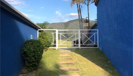 Casa à venda com 4 suítes no condomínio Osato, Atibaia - SP