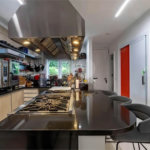 Casa à venda com 4 suítes no condomínio Ville D´asolo, São Paulo - SP